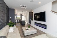 Building Photo - 935 Sycamore Dr SE