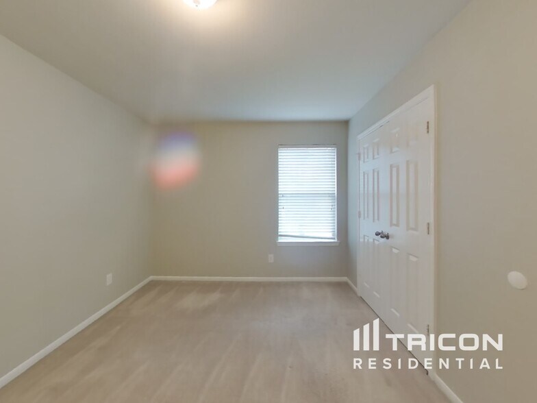 Building Photo - 13406 Holly Vista Dr