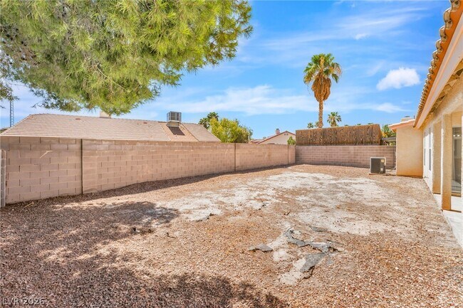 Building Photo - 4904 Spring Falls Way