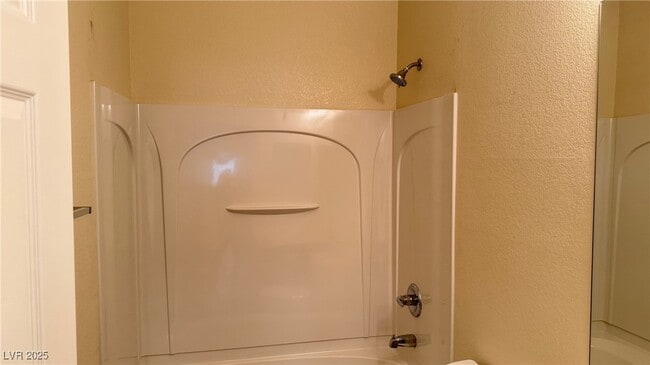 Building Photo - 10110 Poppy Plant St