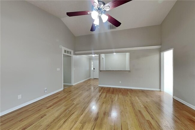Building Photo - 4620 Hampton Square Dr