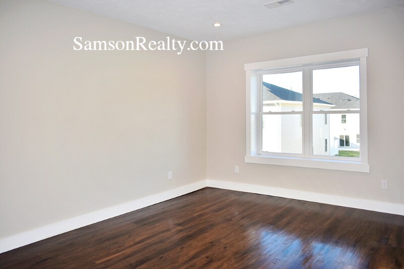 Building Photo - 121 Allura Ln