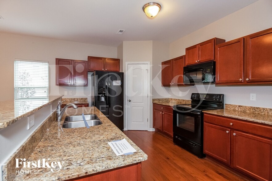 Building Photo - 2528 Woodsorrel Ln