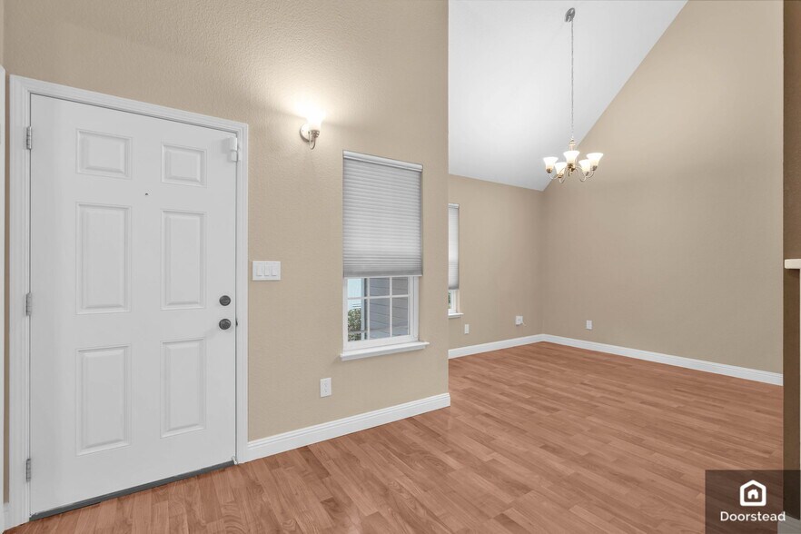Building Photo - 1714 Somerset Pl