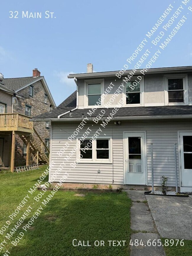 Building Photo - 32 E Main St