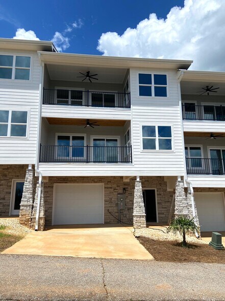 Building Photo - 1166 Ranch Marina Rd