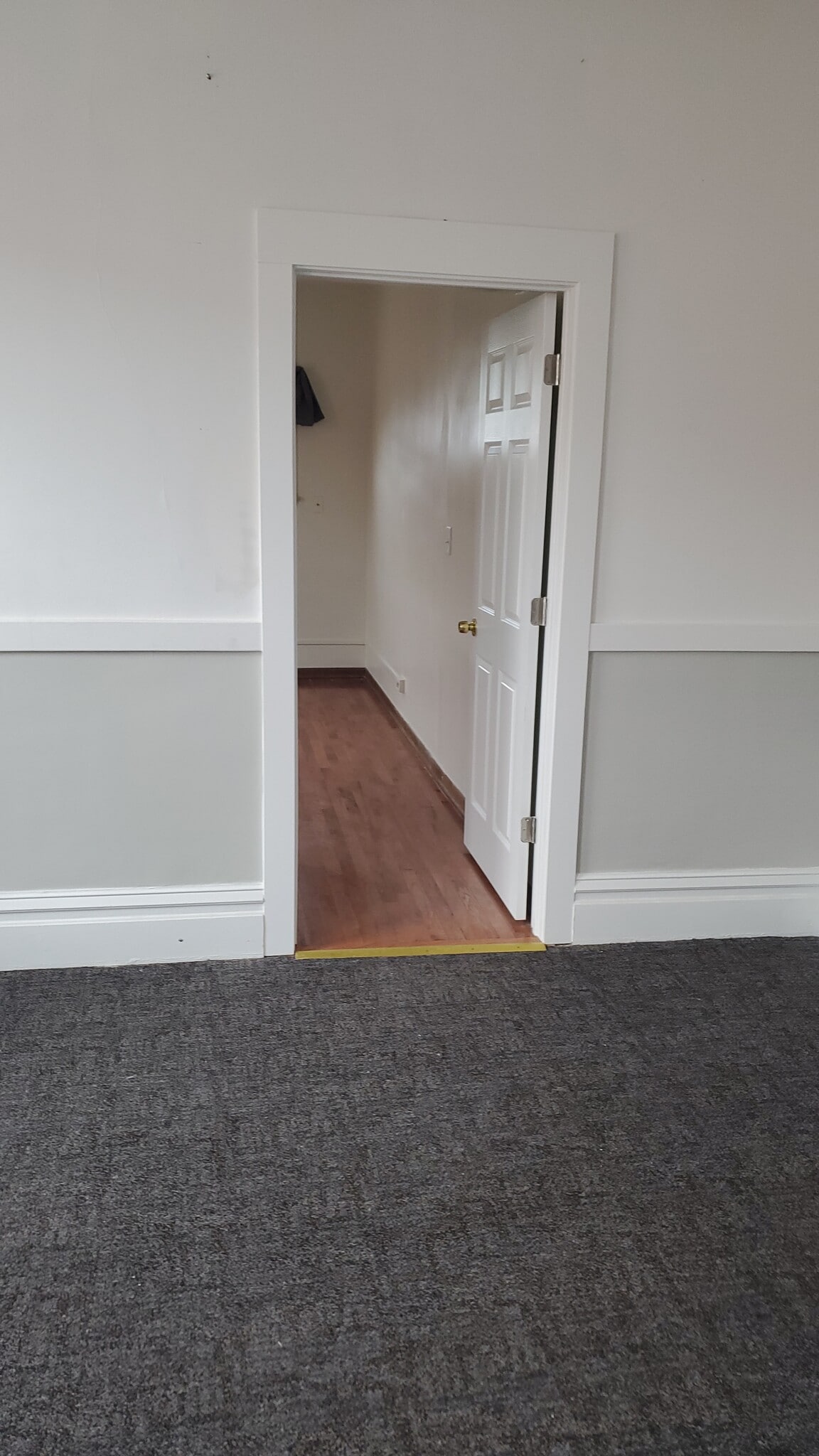 Building Photo - 432 N Milwaukee Ave