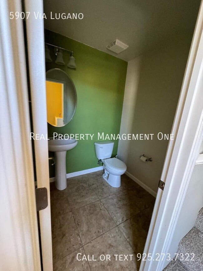 Building Photo - 5907 Via Lugano