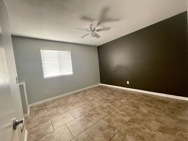 Building Photo - ONE MONTH RENT FREE!! ADORABLE 2BDRM 2BATH RECENTLY REMODELED MESA APARTMENT!