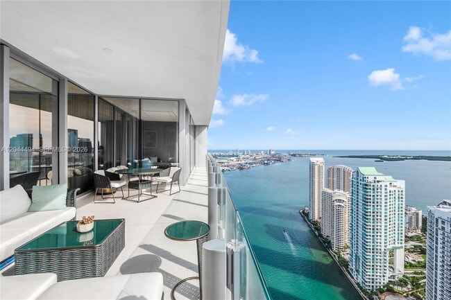 Building Photo - 300 Biscayne Blvd Way