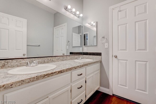 Building Photo - 2205 Riderwood Ave