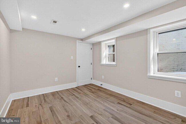 Building Photo - 32 Adams St NW