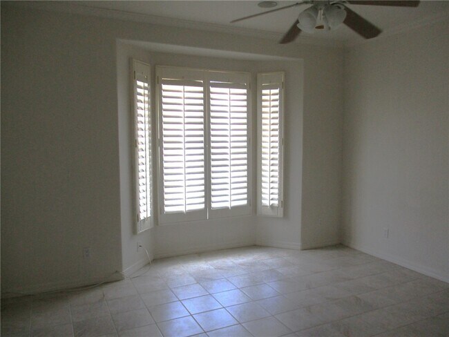 Building Photo - 2902 Desert Vista Dr
