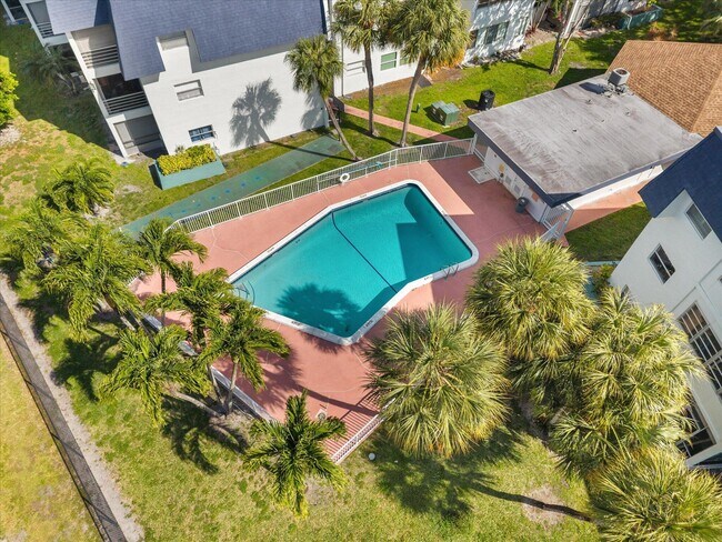 Building Photo - 8000 Lagos De Campo Blvd