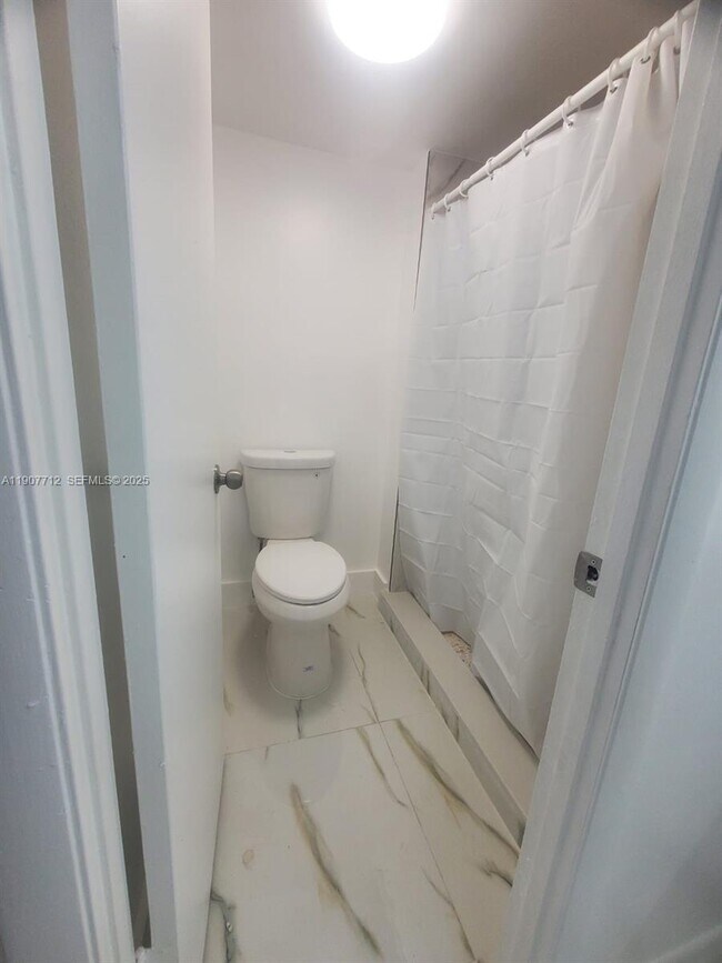 Building Photo - 3300 Spanish Moss Terrace