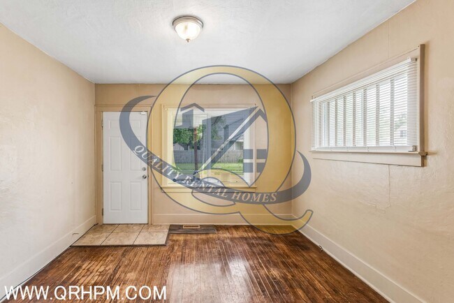 Building Photo - 1205 Pinehurst Ave