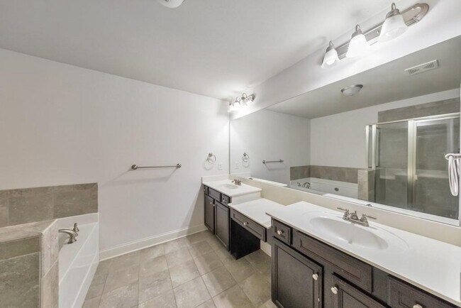 Building Photo - 342 Braemore Mill Dr