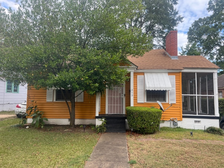 Primary Photo - 219 S Panama St