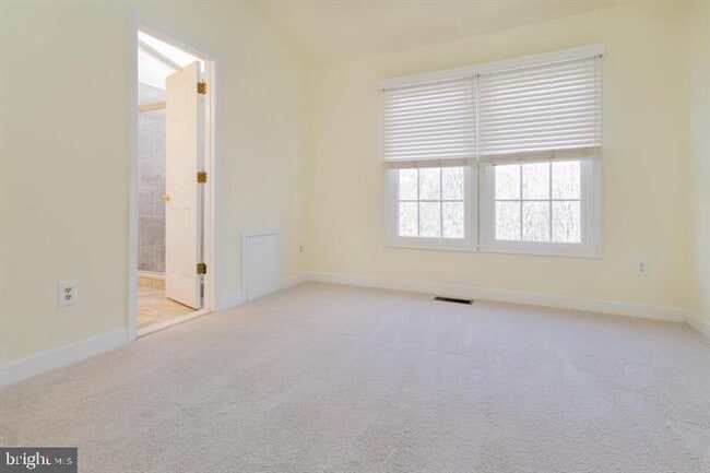 Building Photo - 3722 Farmland Dr