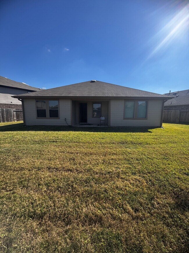 Building Photo - 5515 Russett Bay Ct