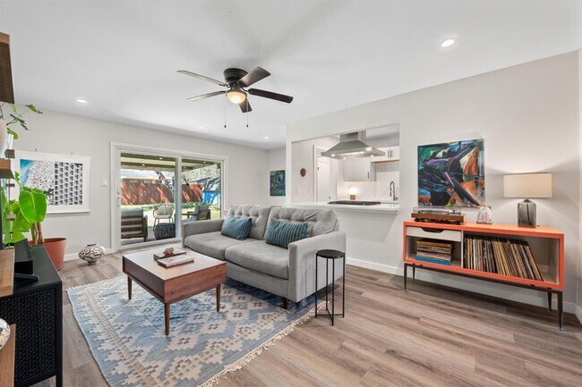 Building Photo - 2307 Whitestone Dr