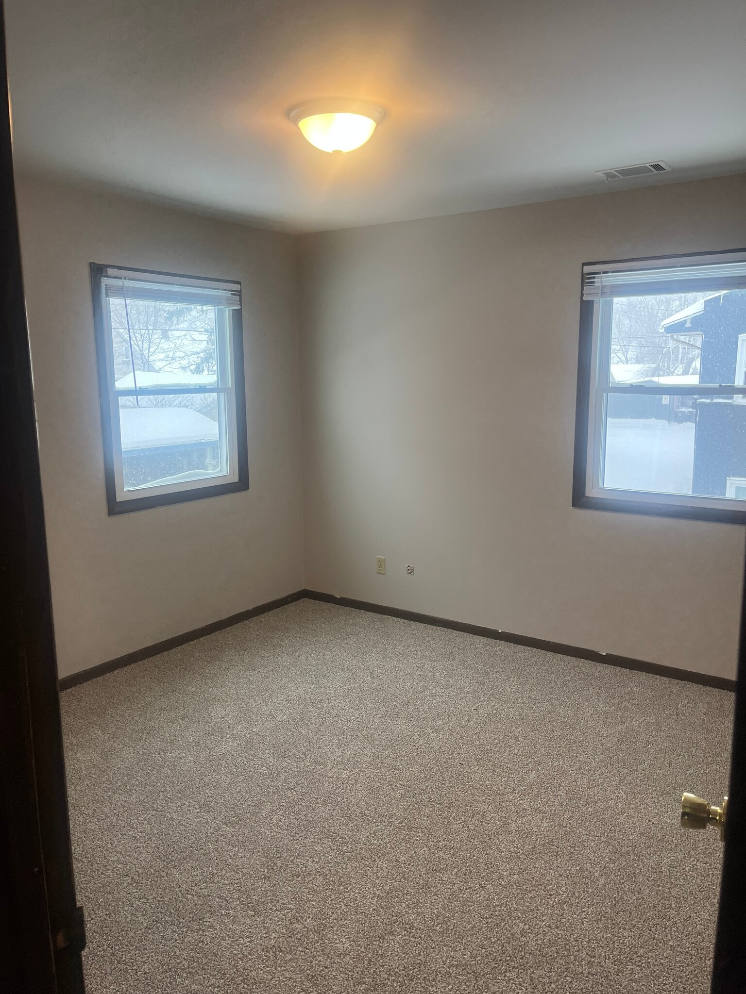 Building Photo - 91 E 19th St