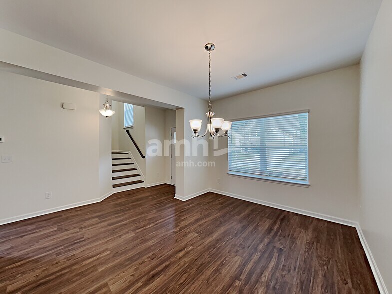 Building Photo - 288 Camp dr