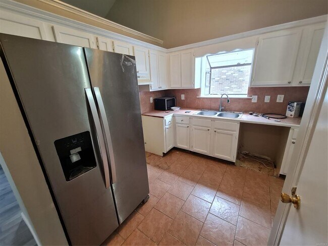 Building Photo - 3044 Cross Creek Dr