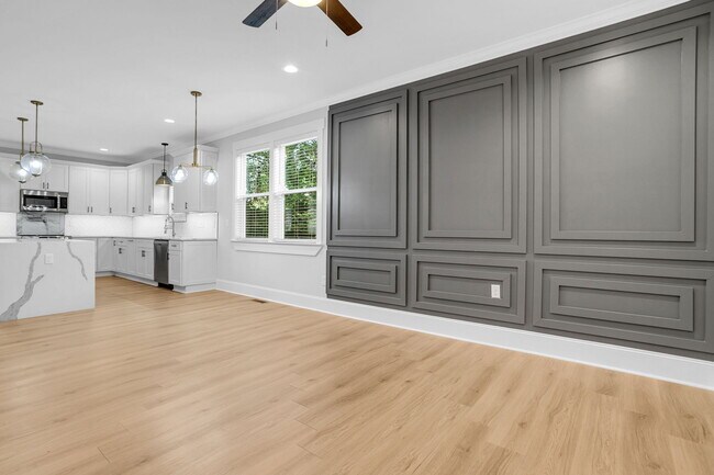 Building Photo - 108 Averill St
