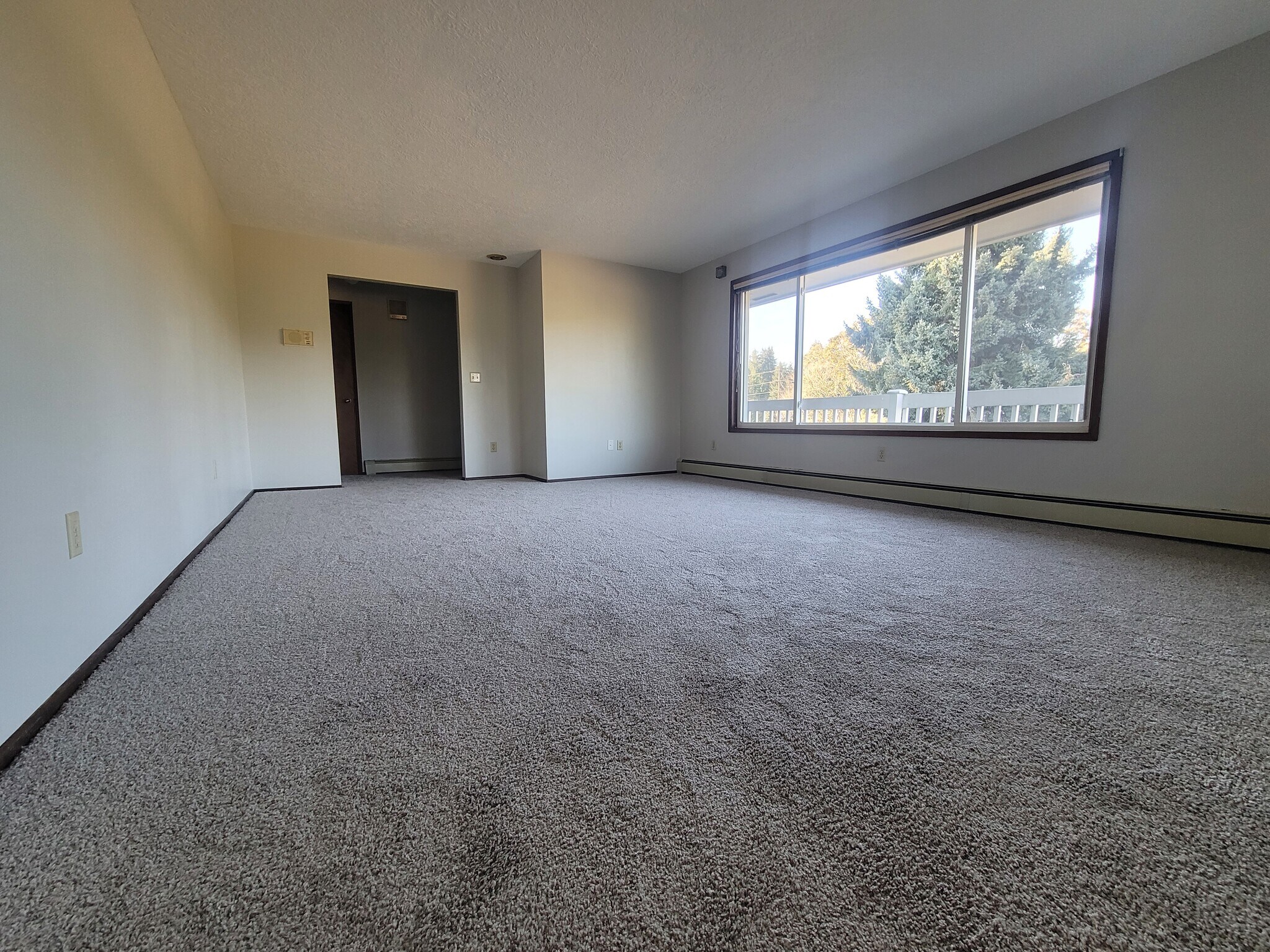Building Photo - 12721 SE 352nd Ave