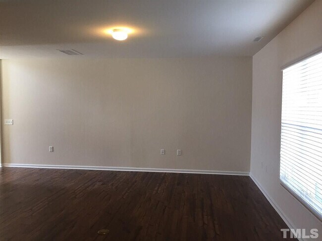 Building Photo - 1023 Saffron Loop