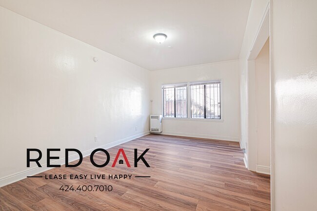 Building Photo - 2850 Leeward Ave