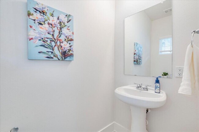 Building Photo - 439 White Steppe Way
