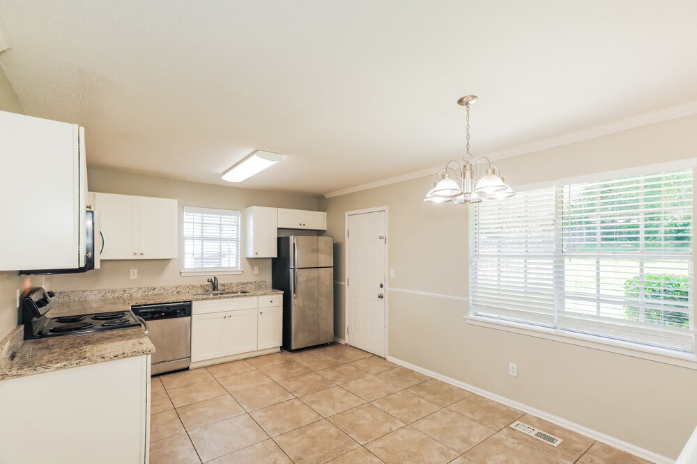 Building Photo - 1760 Sonia Dr