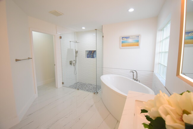 Building Photo - 11071 Baybreeze Way