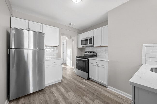 Primary Photo - 6735 Ford Ave