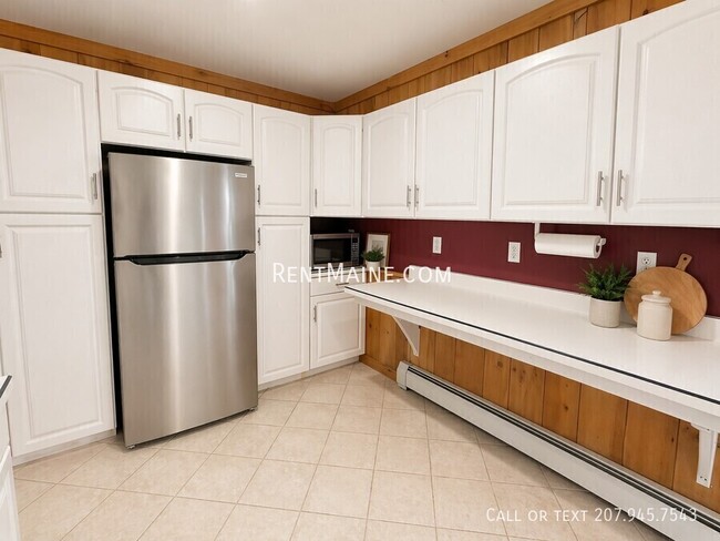 Building Photo - 2120 US-2