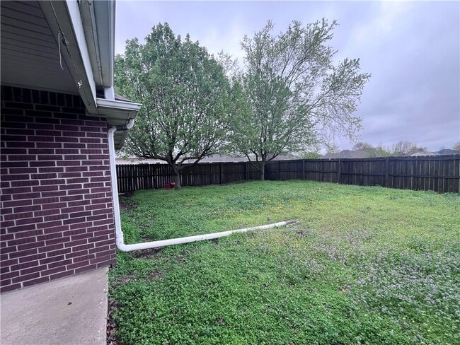 Building Photo - 2060 Ravenwood Blvd