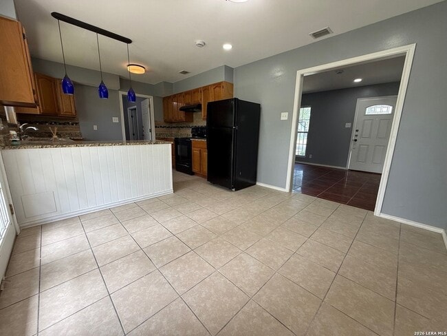 Building Photo - 3730 La Sabre Dr