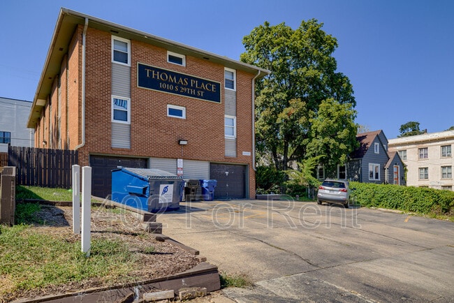 Building Photo - 1010 S 29th St
