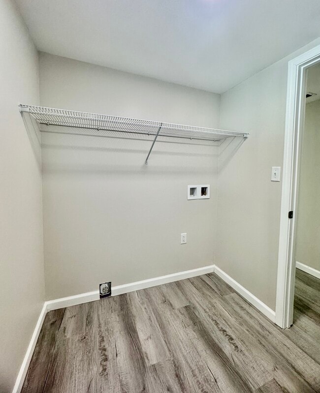 Building Photo - 1070 Hightop Rd