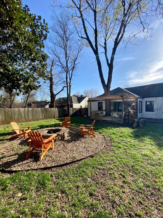 Building Photo - 2117 S Delaware Ct