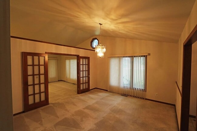 Building Photo - 3-bedroom, 2.0 bathroom unfurnished home in Stevensville