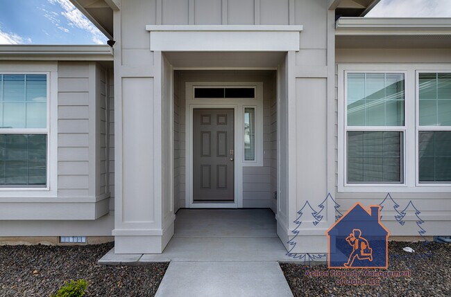 Building Photo - 18405 N Sweet William Ave