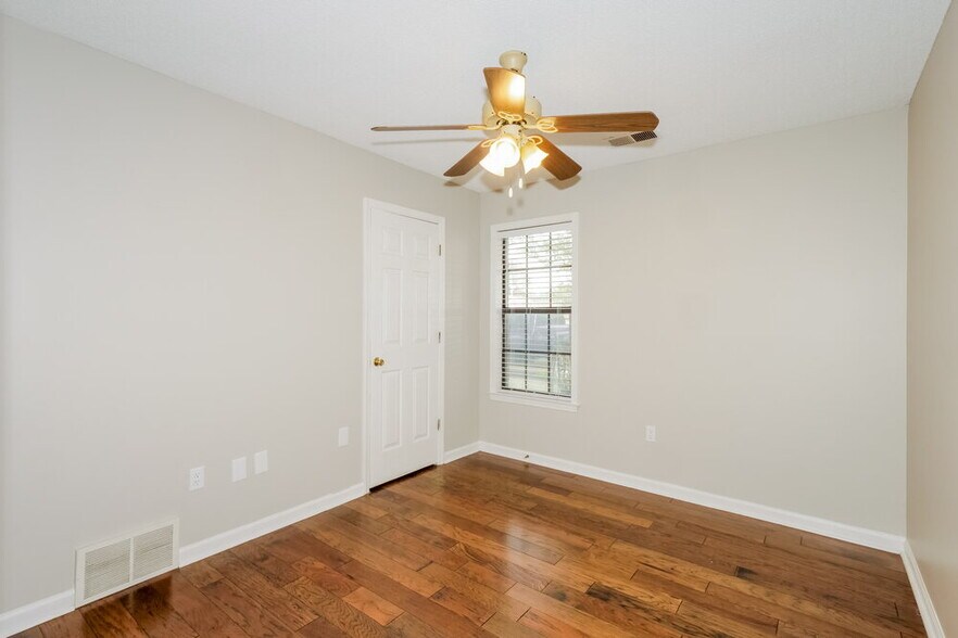 Building Photo - 6869 Quailfield Ln