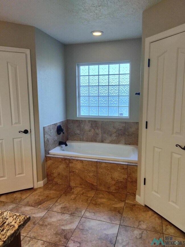 Building Photo - 2304 Ralph Boone