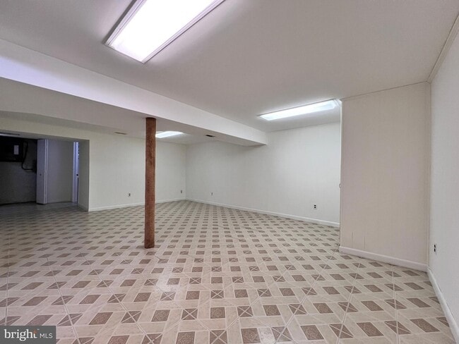 Building Photo - 10305 Crimson Tree Ct
