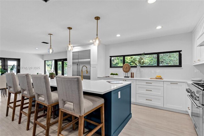 Building Photo - 6900 SW 136th St