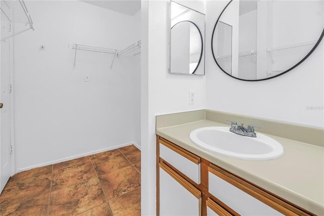 Building Photo - 1400 Gandy Blvd N