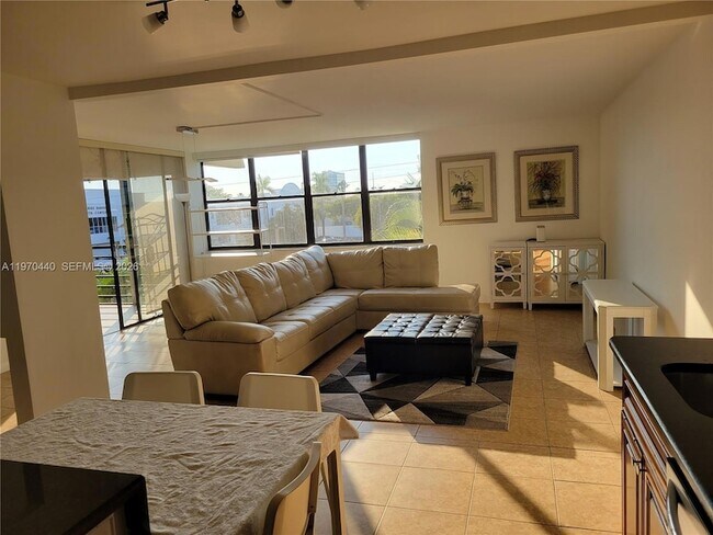 Building Photo - 20381 NE 30th Ave